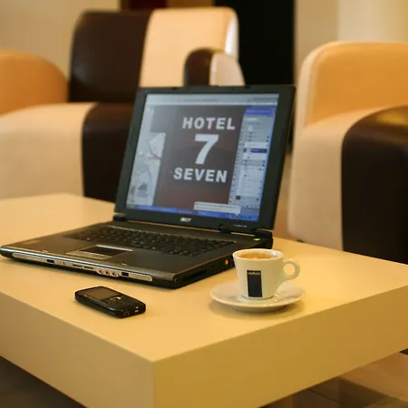 Hotel Seven 7 3*
