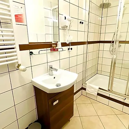 Seven 7 Hotel 3*