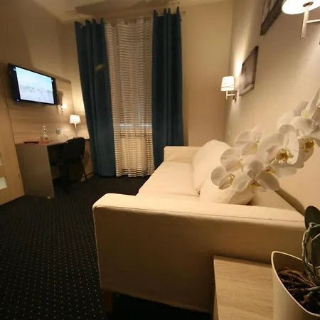 Seven 7 Hotel 3*