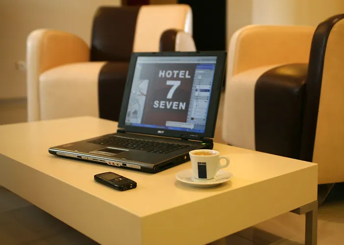 Hotel Seven 7 3*